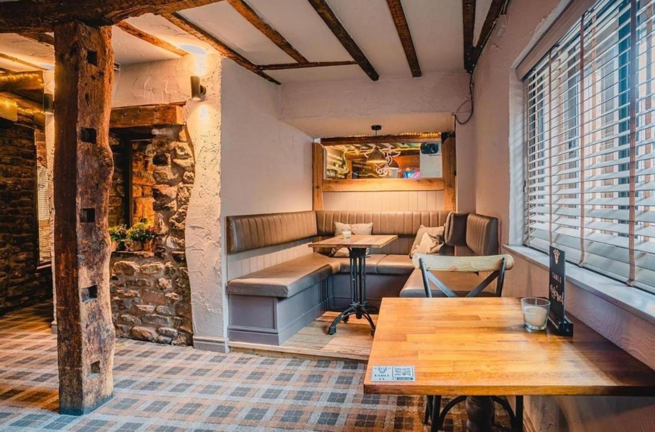 Apartament Charming 1-Bed Loft In Caerleon Newport  Zewnętrze zdjęcie